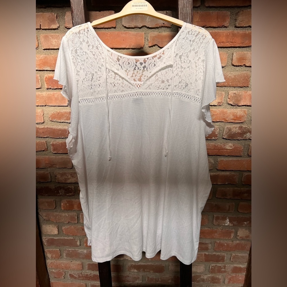 Torrid NWT size 5x white flutter sleeve shirt - Picture 2 of 4